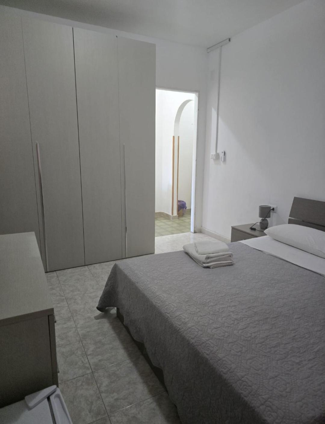Guest House Tra Rocce E Mare La Maddalena  Exterior photo