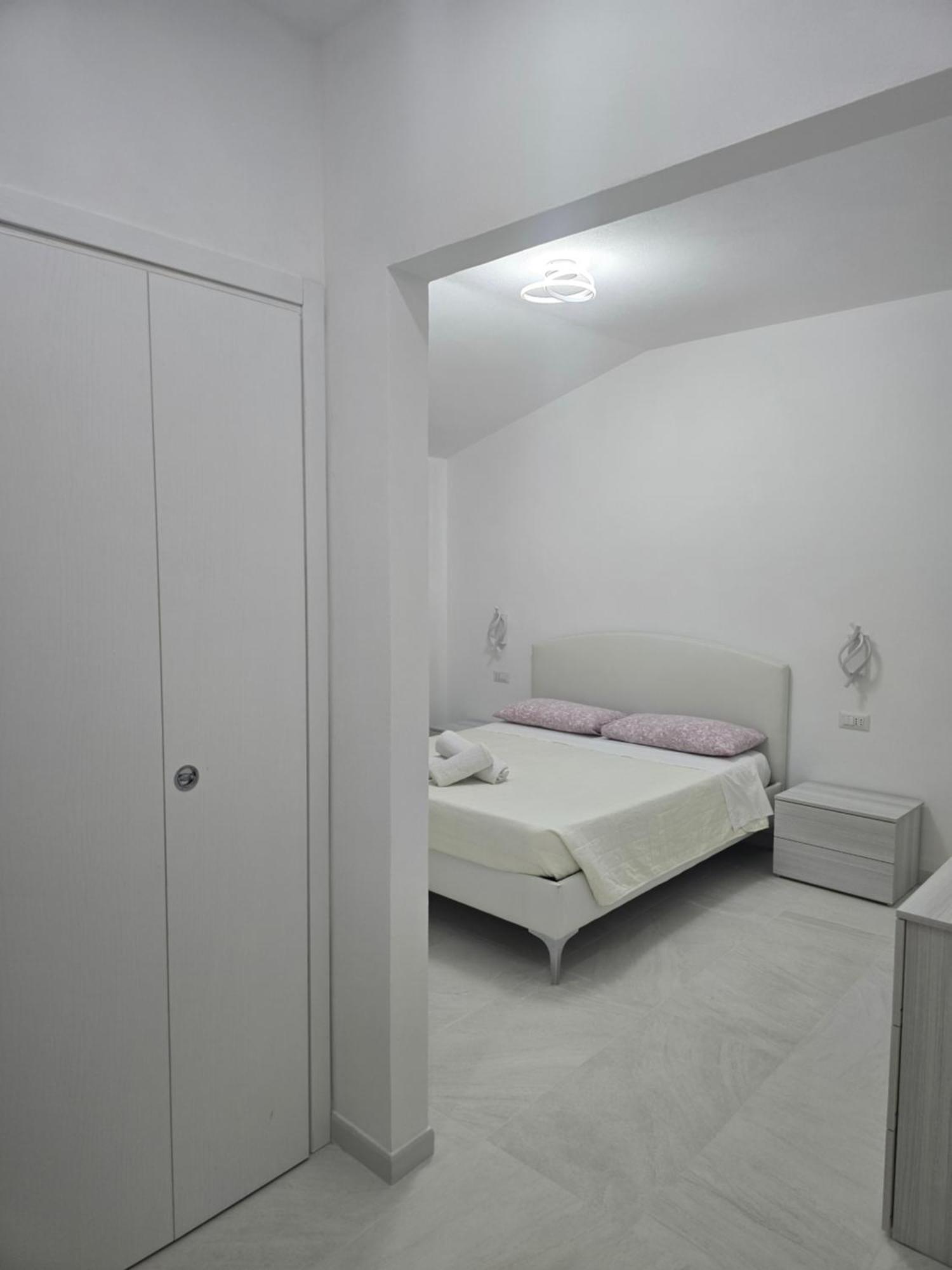 Guest House Tra Rocce E Mare La Maddalena  Exterior photo