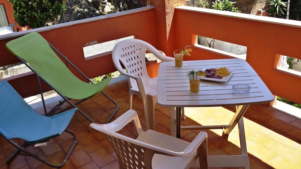 Guest House Tra Rocce E Mare La Maddalena  Room photo