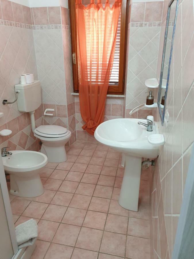 Guest House Tra Rocce E Mare La Maddalena  Exterior photo